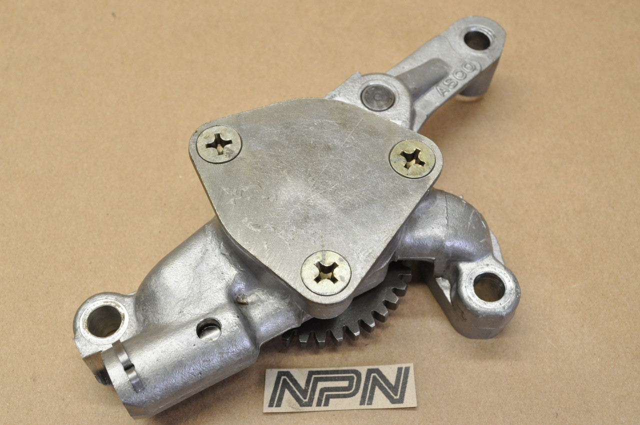 Vtg OEM Yamaha 1976-77 XS360 1977-82 XS400 Oil Pump w/ Gear Assy 1L9-13300-00