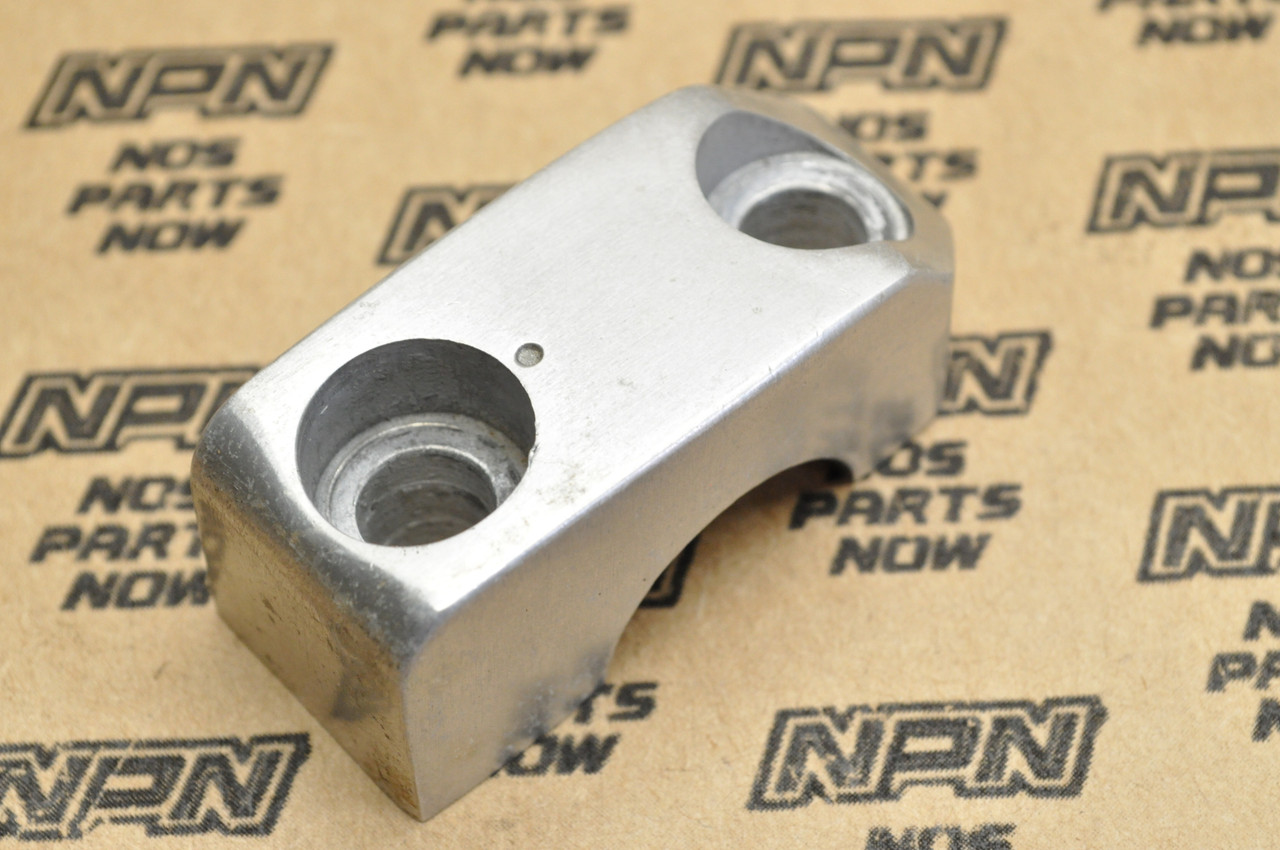 Vtg OEM Honda VF500 C VF700 C VF750 C Right Handlebar Clamp Holder 53235-MK3-000