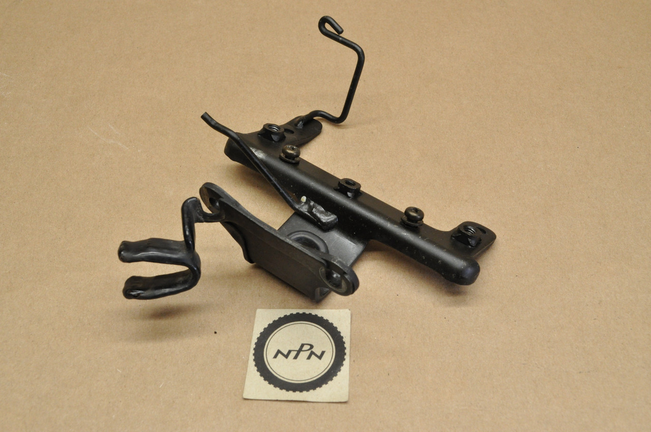 Vtg OEM Honda 1984-85 VF500 C Magna Horn Fuse Box Stay Bracket 61405-MJ8-000