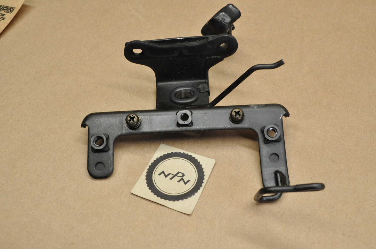 Vtg OEM Honda 1984-85 VF500 C Magna Horn Fuse Box Stay Bracket 61405-MJ8-000
