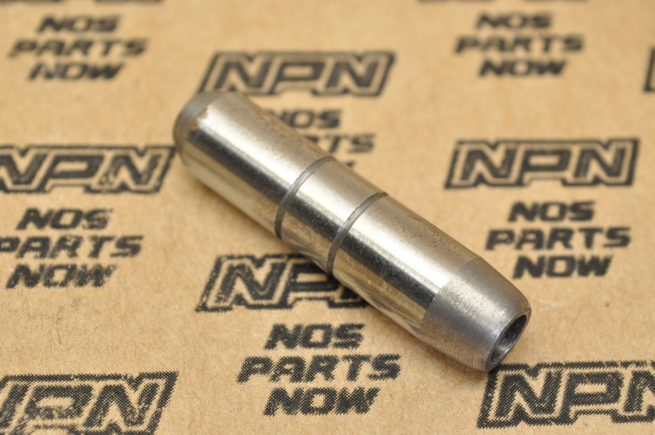 NOS Honda CA160 CB160 CL160 TKR Exhaust Valve Guide 12023-216-000