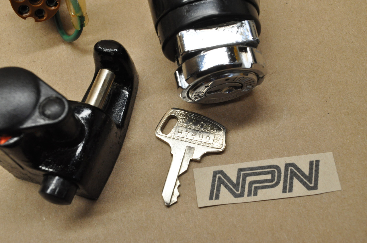 NOS Honda SL70 K1 XL70 K0-1976 Ignition Switch w/ Key & Lock Set 35010-137-670