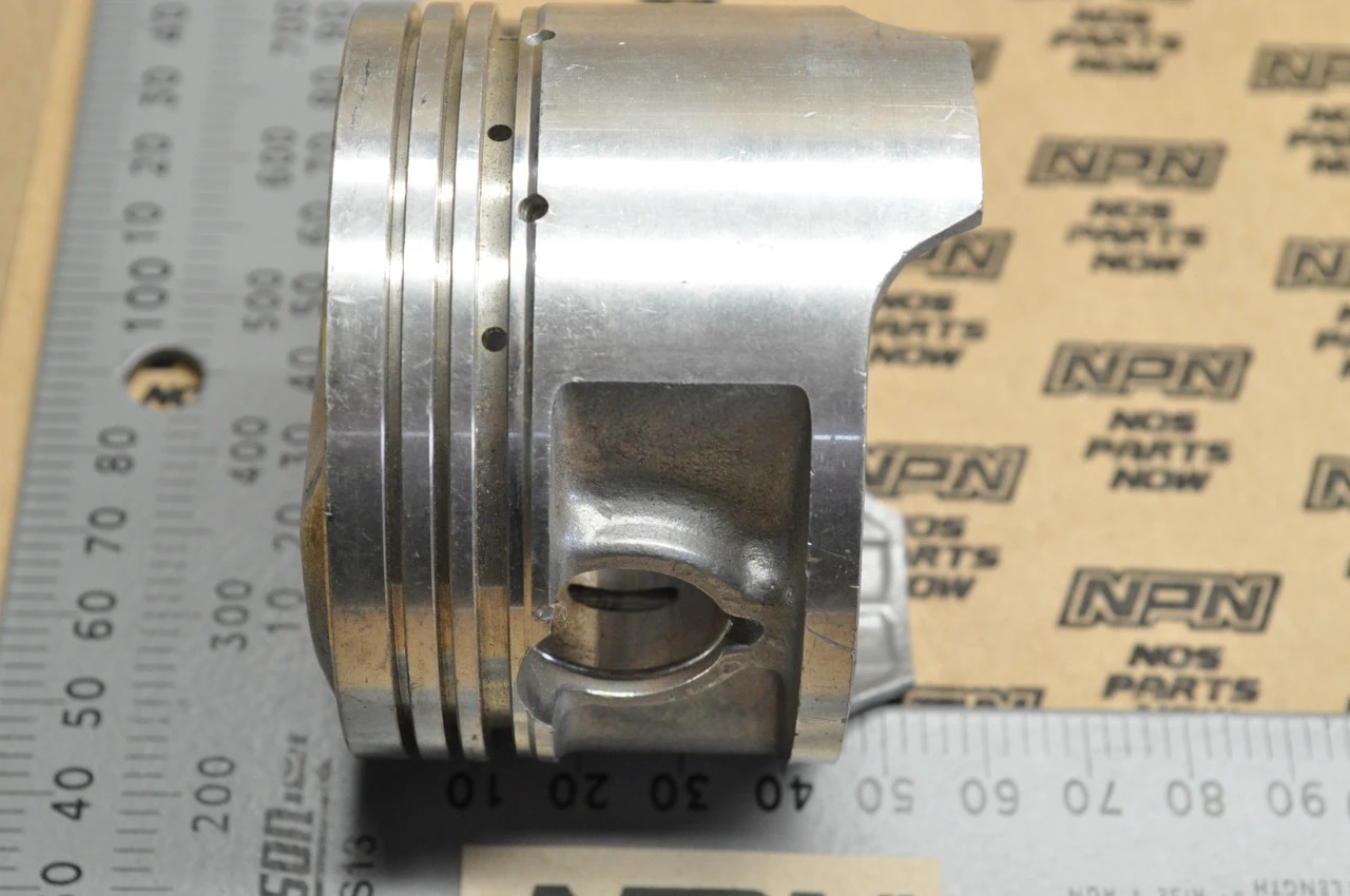 Vintage OEM Honda 1982 VF750 C 1982-83 VF750S Standard Size Piston 13101-MB0-000
