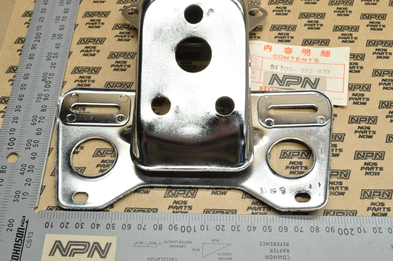 NOS Honda CB550 K CB650 CB750 A CB750K Tail Light Plate Bracket 84700-393-670