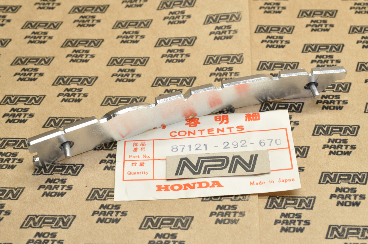 NOS Honda CB450 K2 Right Fuel Gas Tank Emblem Badge 87121-292-670