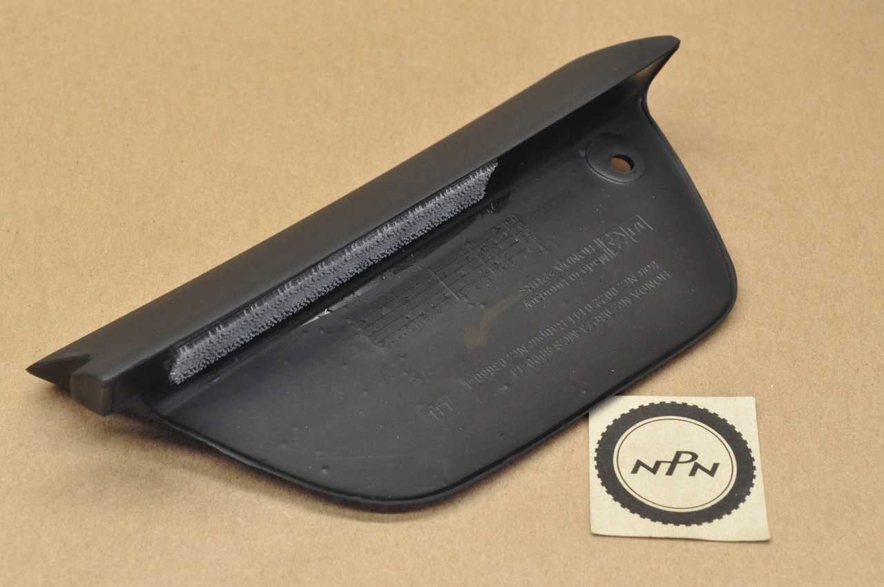 NEW OEM Honda ST1300 Left Lower Side Cowling Fairing Deflector B 64392-MCS-A31