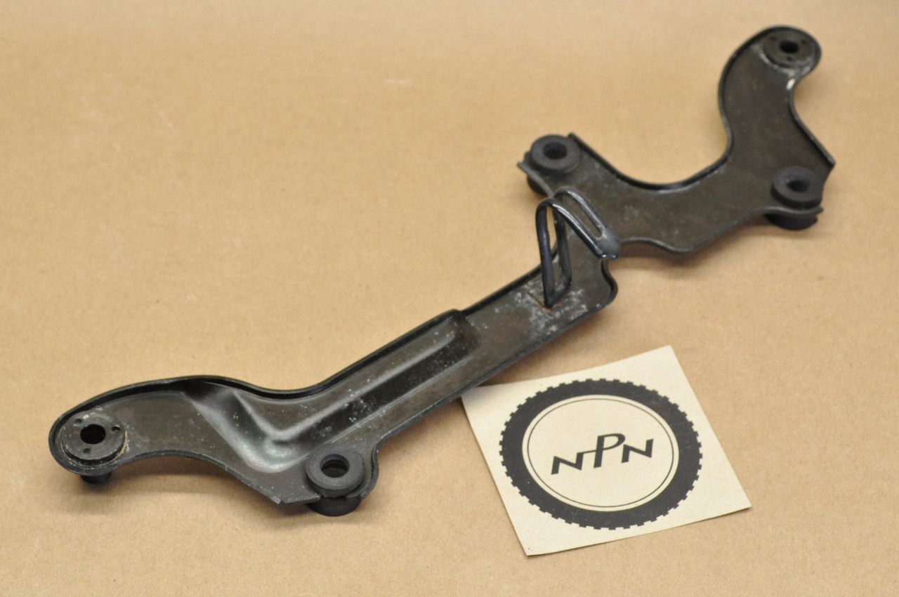 Vtg OEM Honda 1988-90 VTR250 Interceptor Meter Gauge Stay Bracket 37120-KV0-008