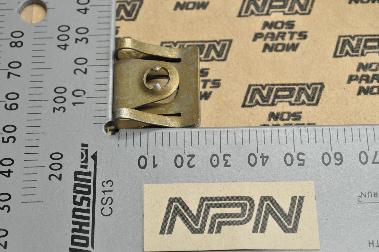 NOS Honda CBR900 RR CRF250 CRF450 VFR750 F Cowl Spring Plate 64508-KV3-000