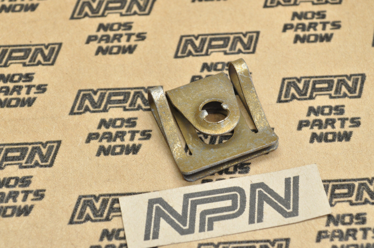 NOS Honda CBR900 RR CRF250 CRF450 VFR750 F Cowl Spring Plate 64508-KV3-000