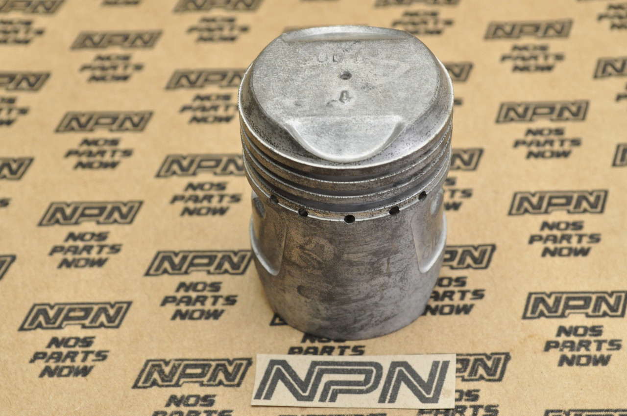 NOS Honda CA100 C100 Piston 1.00 Oversize 13105-001-020