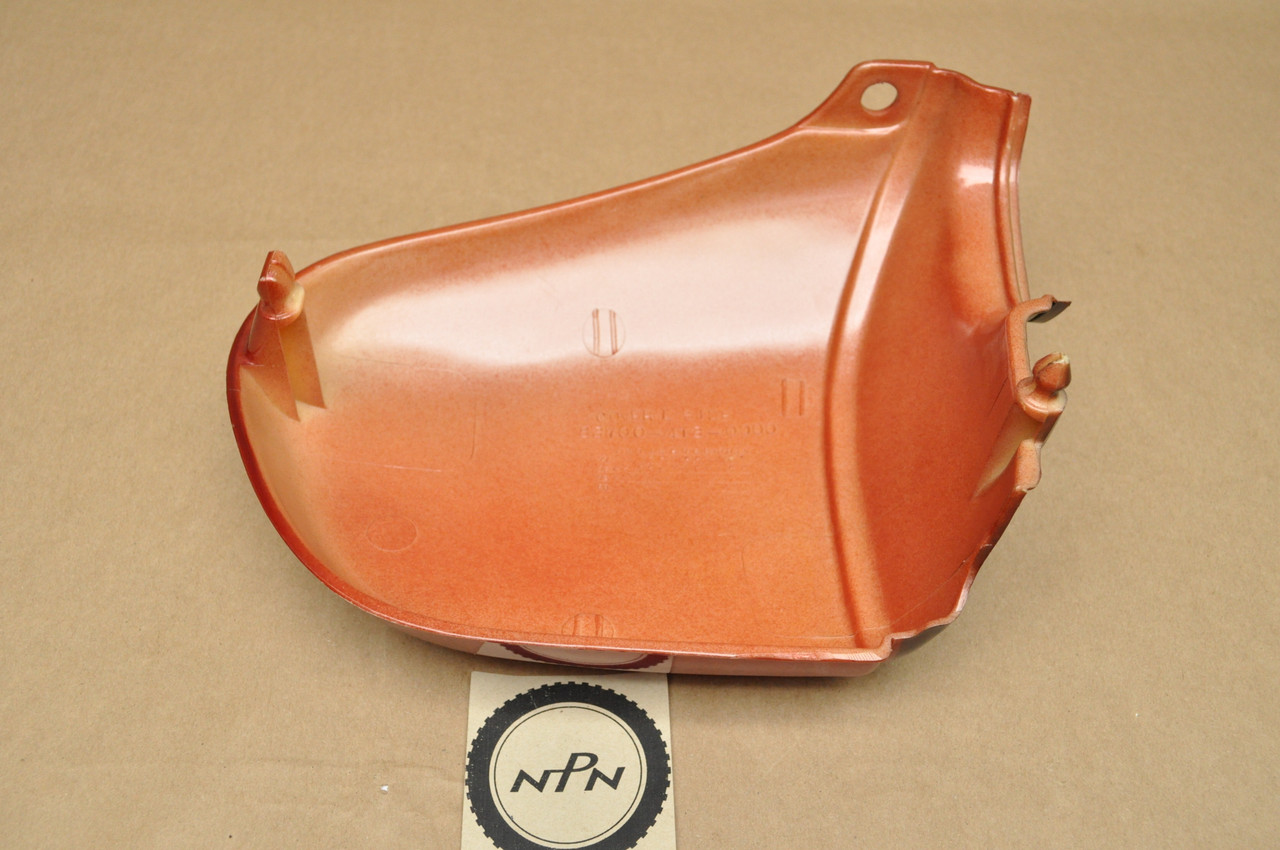 NOS Honda CB400 A CB400TI CB400TII Red Left Side Cover Panel 83700-413-000 ZC