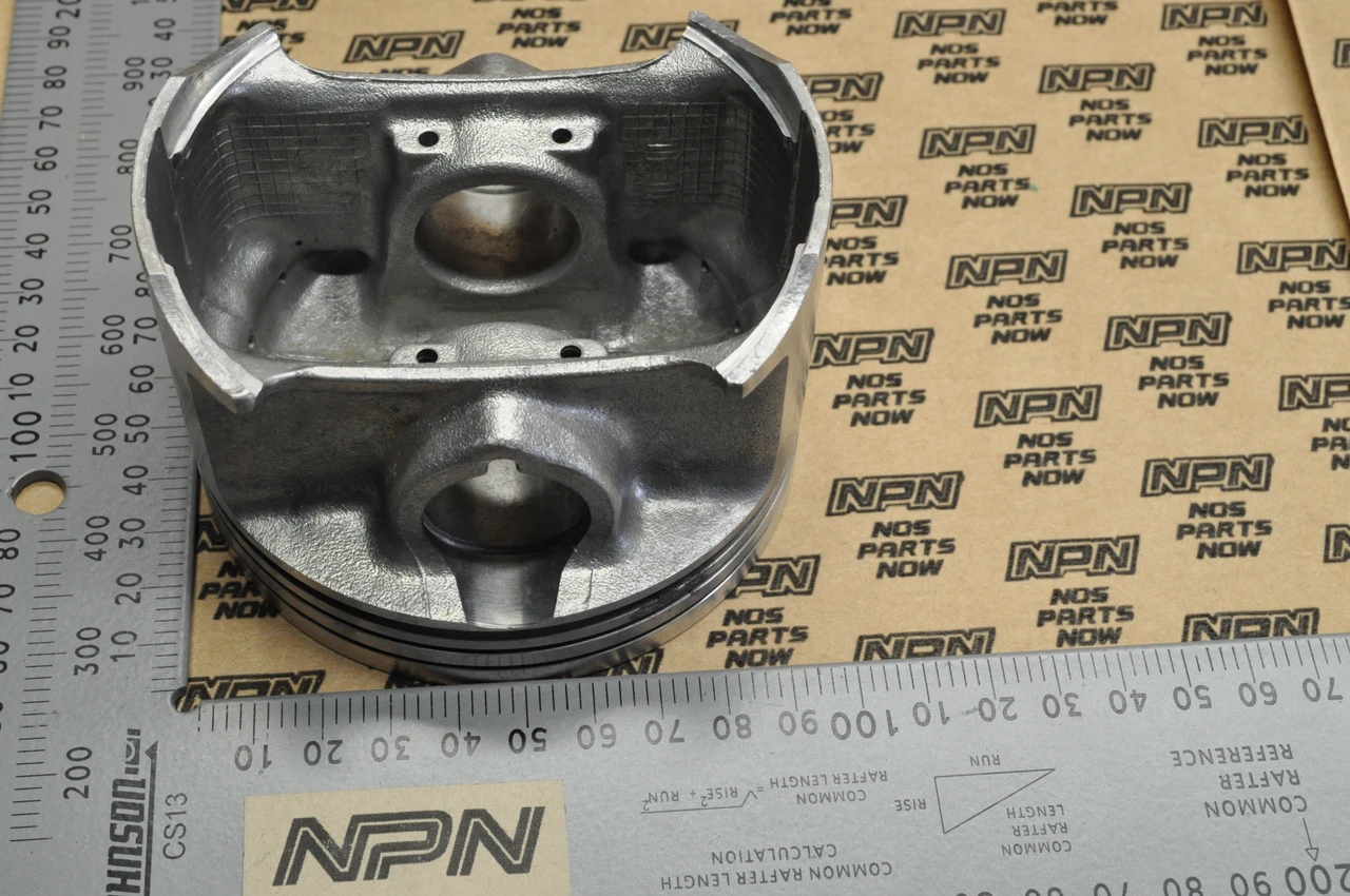 NOS Honda 1988-2000 XR600 R Standard Size Piston 13101-MN1-680