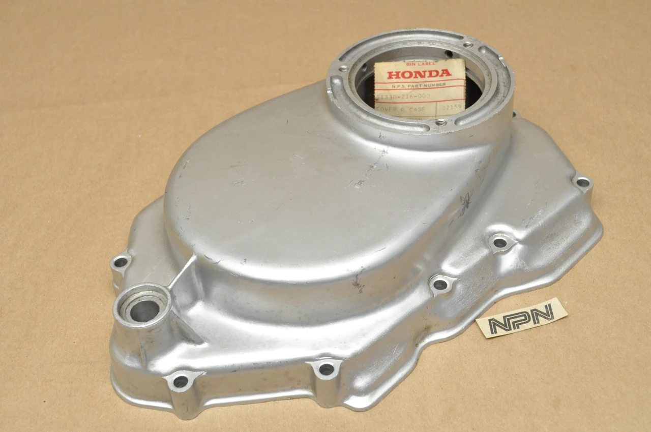 NOS Honda CA160 CA175 CB160 CL160 CL175 Right Clutch Cover 11330-216-000