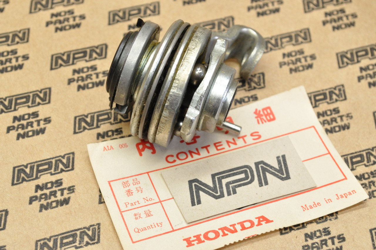 NOS Honda CB125 S 1977-84 FL250 Odyssey Brake Caliper Arm 45320-324-700