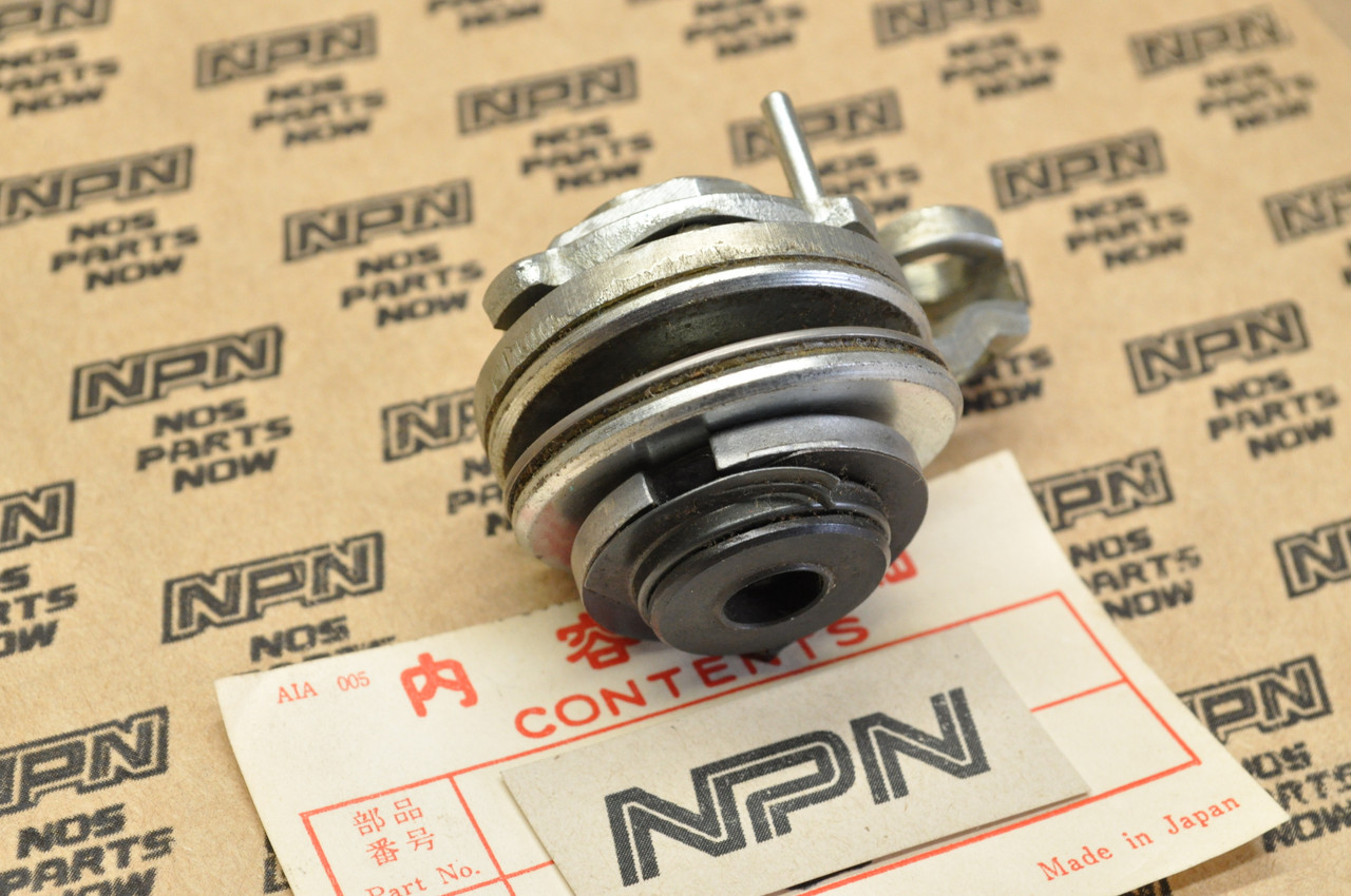 NOS Honda CB125 S 1977-84 FL250 Odyssey Brake Caliper Arm 45320-324-700