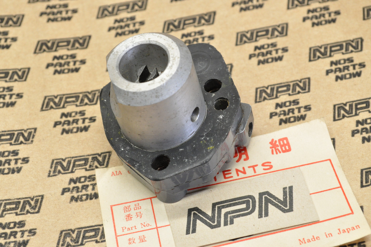 NOS Honda B75 Motor Outboard Engine Oil Pump 15200-921-003