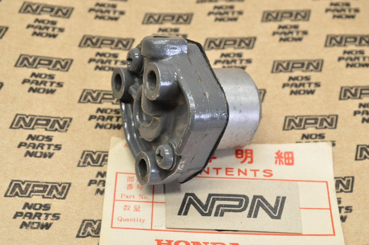 NOS Honda B75 Motor Outboard Engine Oil Pump 15200-921-003