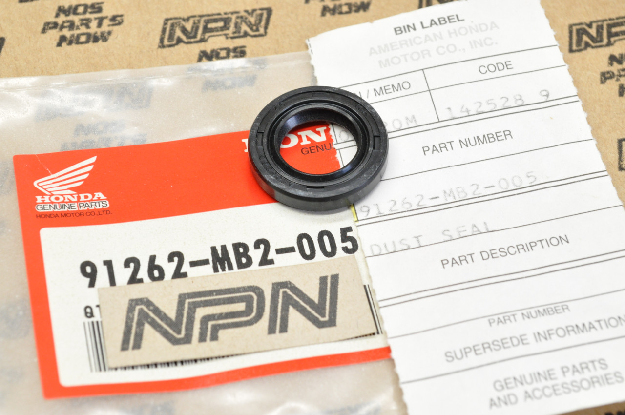 NOS Honda CB125 CBR600 VF1100 VF500 VF700 VFR750 VTR250 Dust Seal 91262-MB2-005
