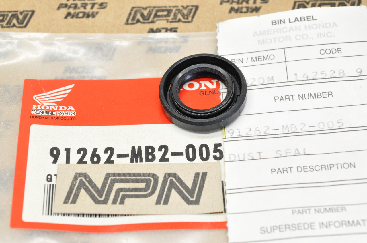 NOS Honda CB125 CBR600 VF1100 VF500 VF700 VFR750 VTR250 Dust Seal 91262-MB2-005
