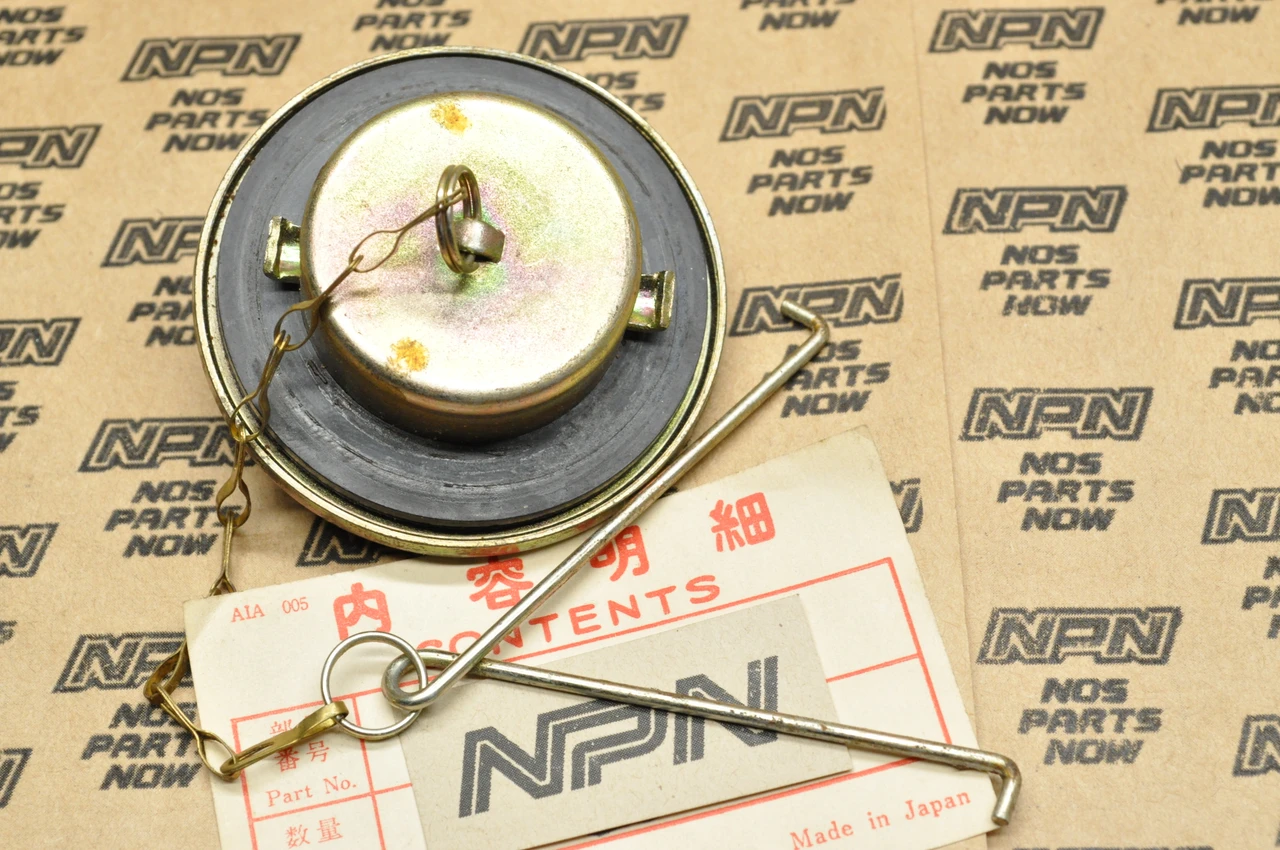 NOS Honda CX500 CB400 CB550 CB750 CB750F Gas Tank Filler Cap 17620-377-720