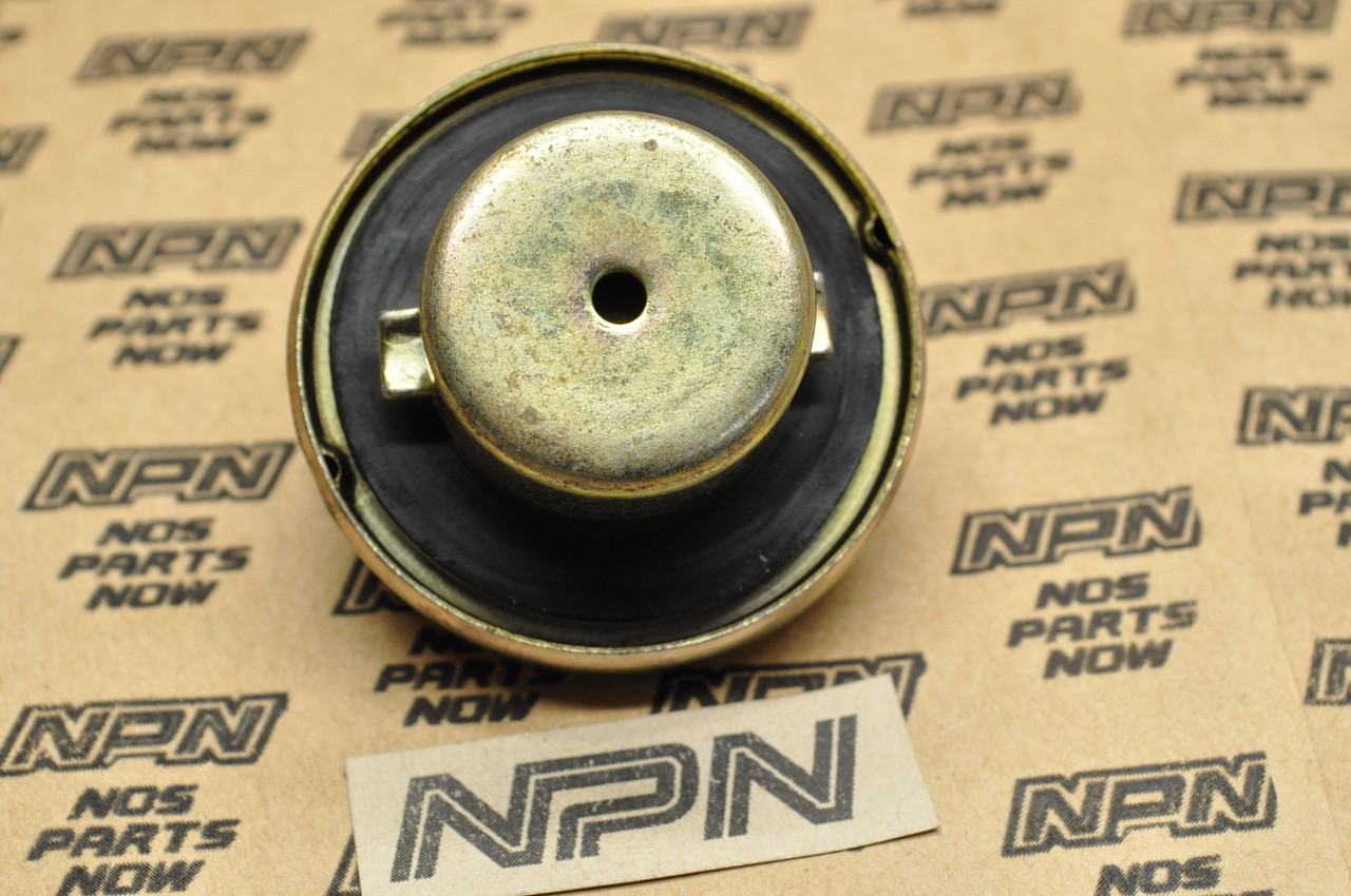 NOS Honda 1975-77 GL1000 1976 GL1000LTD Gold Wing Gas Filler Cap 17670-371-000