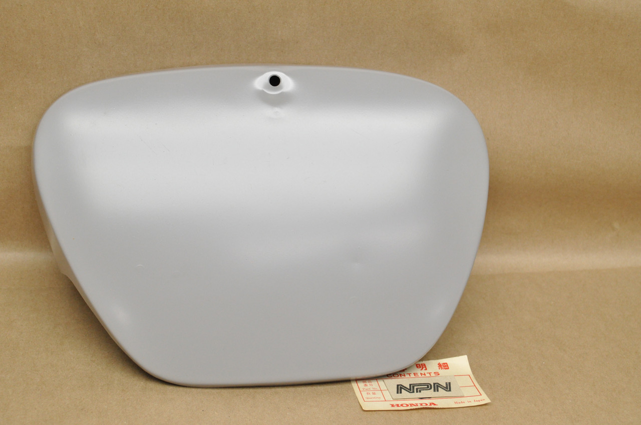 NOS Honda CA72 CA77 Dream Right Side Cover in Primer 83600-259-000 Z