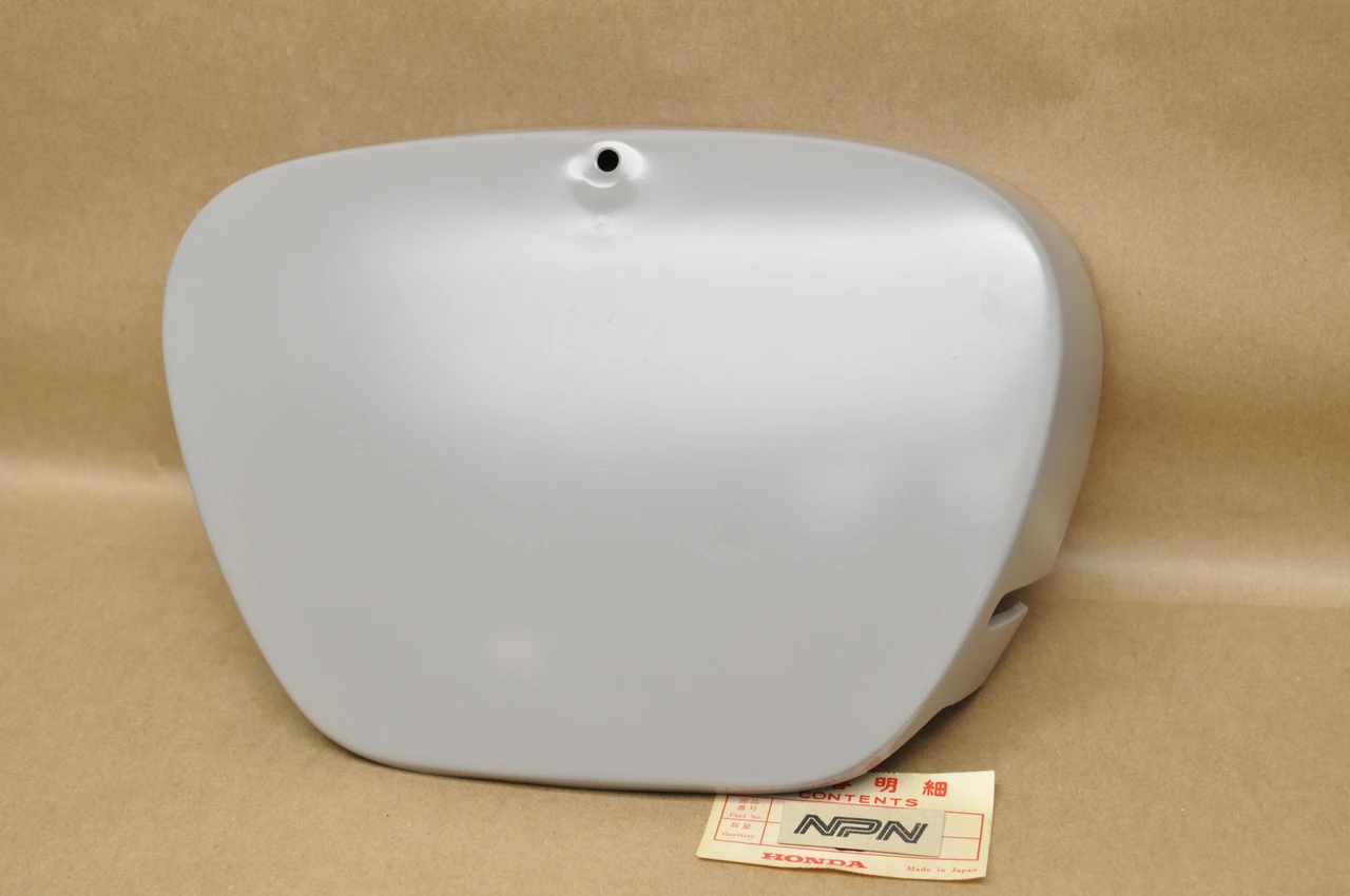 NOS Honda CA72 CA77 Dream Right Side Cover in Primer 83600-259-000 Z