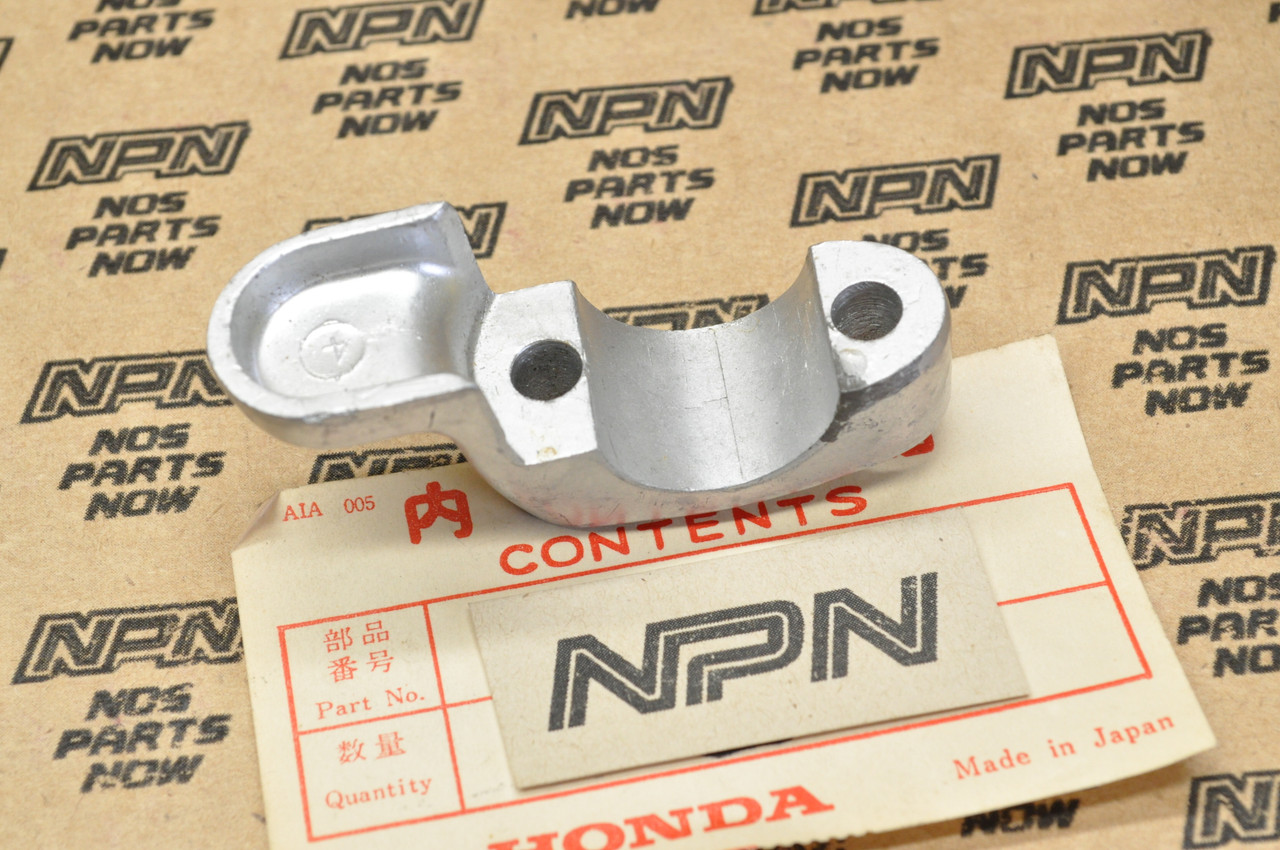 NOS Honda S65 Upper Top Handlebar Holder Clamp 53131-035-000