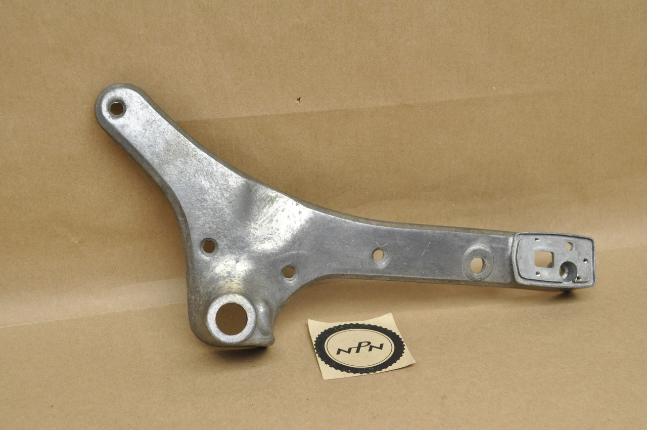 VTG OEM Honda CA72 CA77 Right Luggage Carrier Support Bracket Arm 50303-271-000