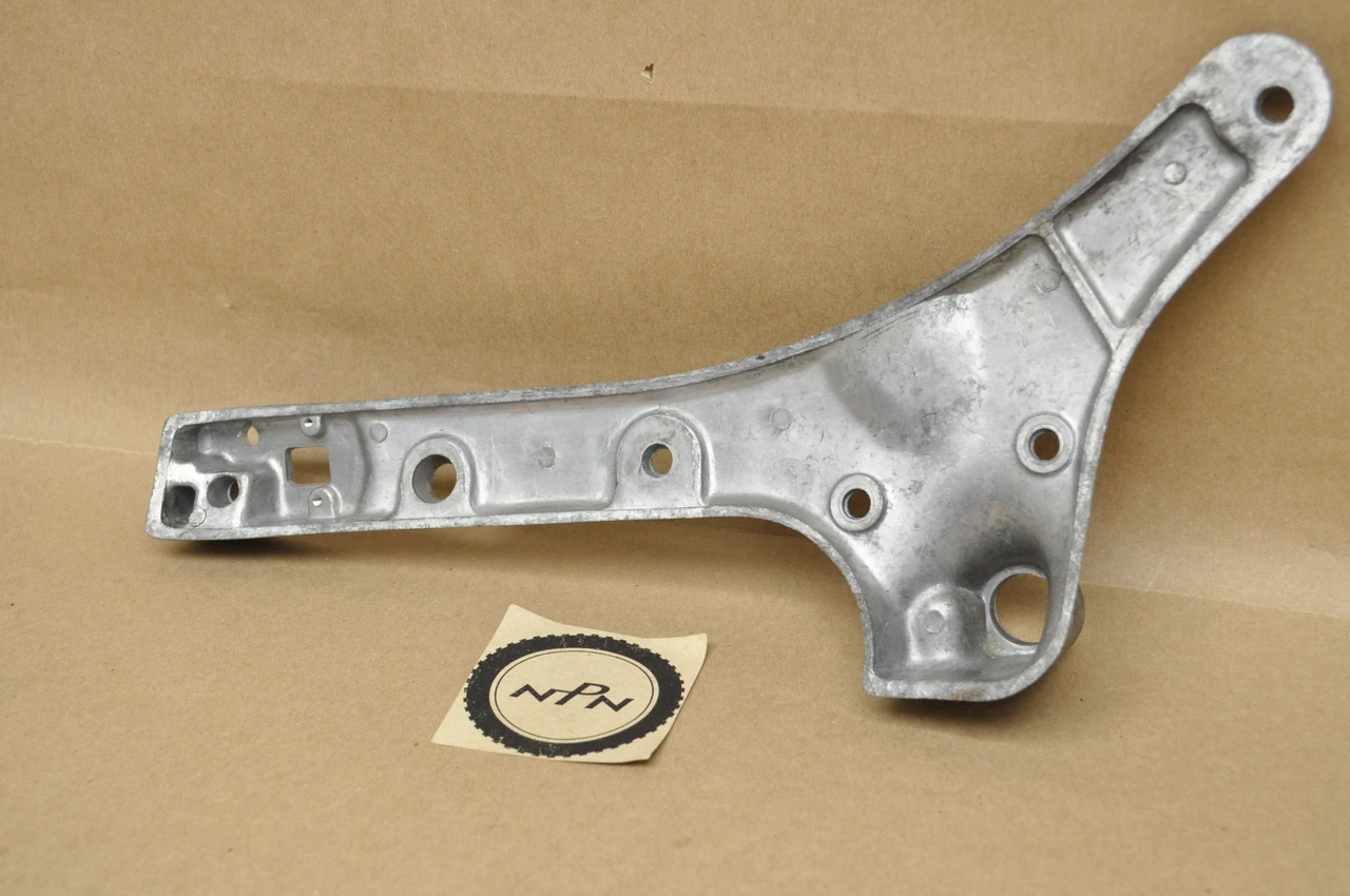 VTG OEM Honda CA72 CA77 Right Luggage Carrier Support Bracket Arm 50303-271-000