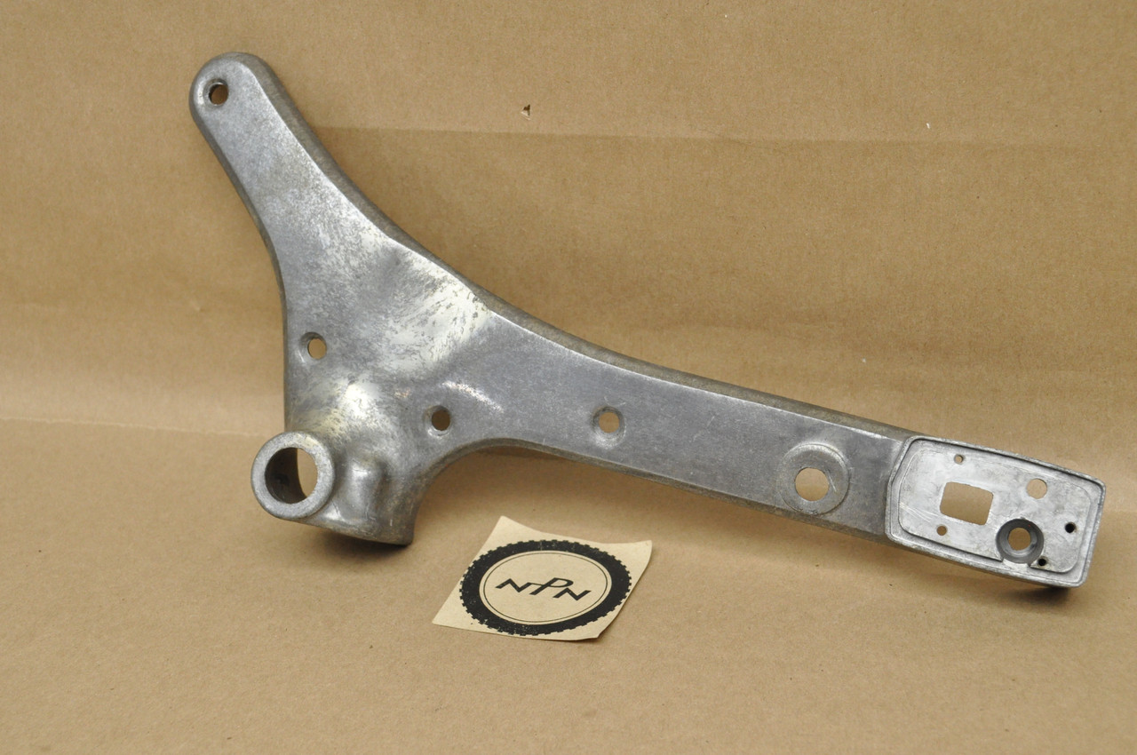 VTG OEM Honda CA72 CA77 Right Luggage Carrier Support Bracket Arm 50303-271-000