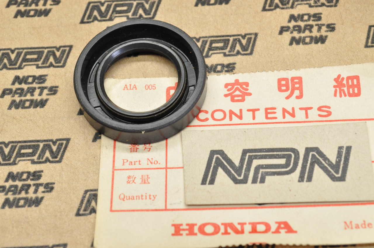 NOS Honda ATC90 K0-K2 Stator Crankcase Left Cover Oil Seal  91201-071-000