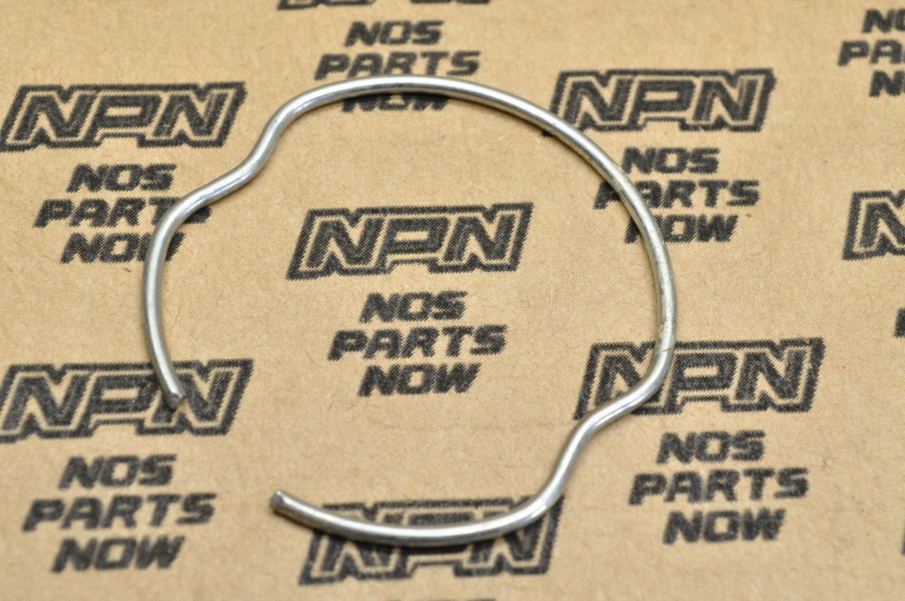 NOS Yamaha DT125 DT175 TTR110 Snap Ring  2A6-23156-00
