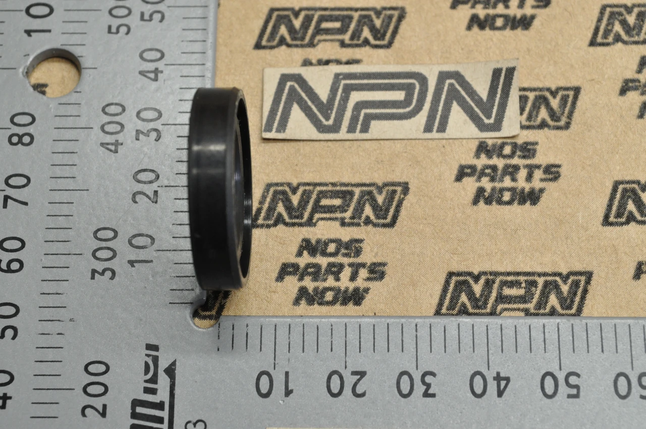 NOS Honda CB450 CB500 T CL450 CX500 CX650 GL500 GL650 TK Oil Seal 91202-283-000