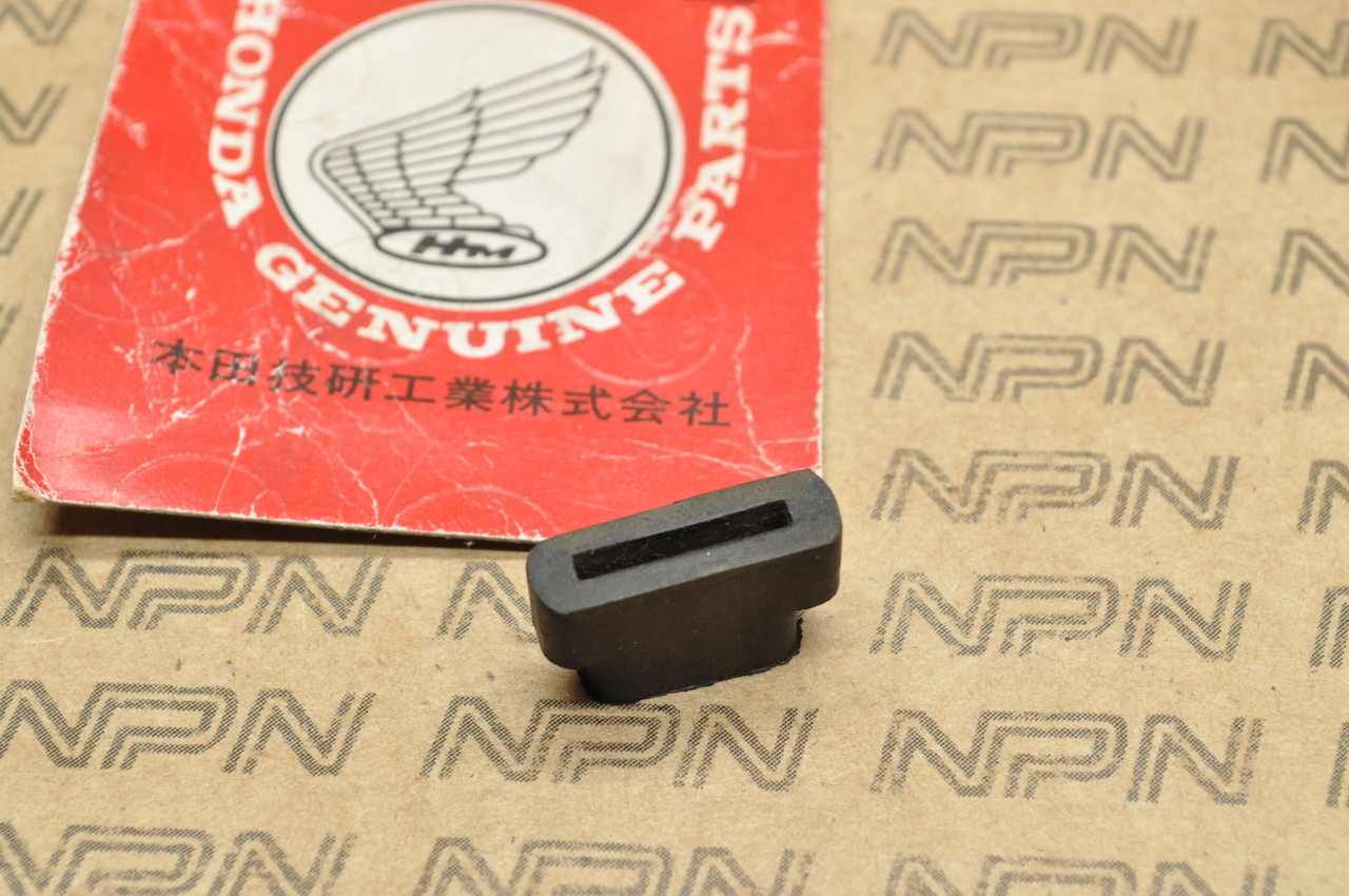 NOS Honda CB350 K0-K4 CL350 K0-K4 Rear Turn Signal Setting Rubber 33609-286-000