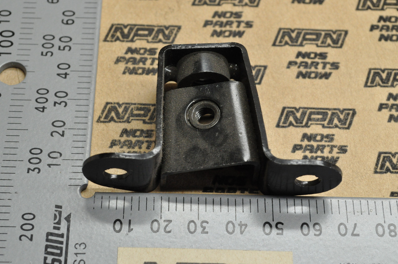 NOS Honda GL1000 GL1000LTD Gold Wing Left Shelter Mount Bracket 83126-371-000