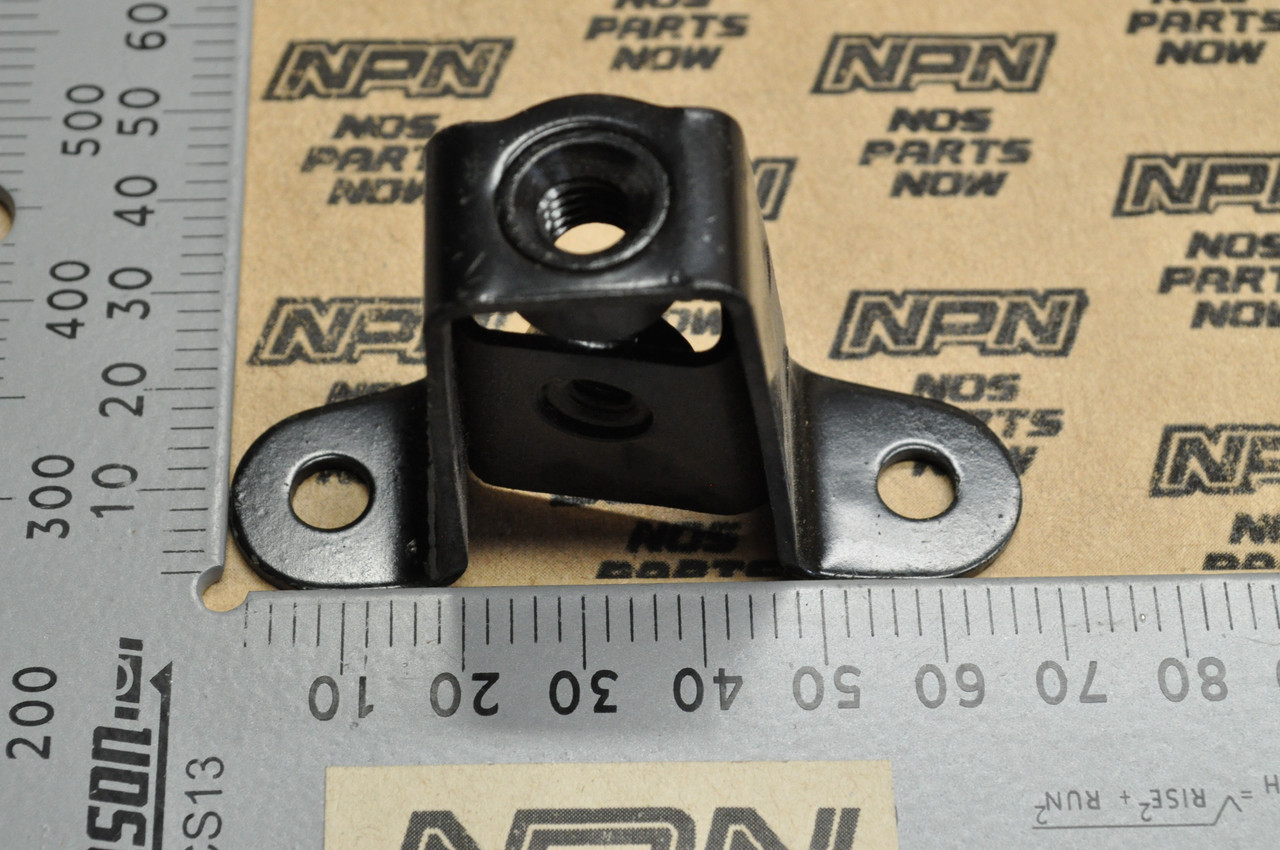 NOS Honda GL1000 GL1000LTD Gold Wing Left Shelter Mount Bracket 83126-371-000
