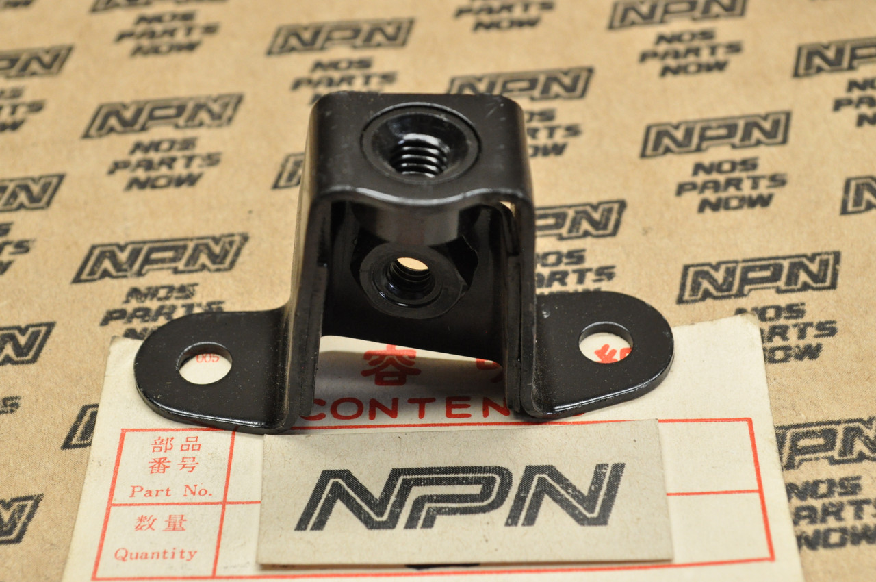 NOS Honda GL1000 GL1000LTD Gold Wing Left Shelter Mount Bracket 83126-371-000