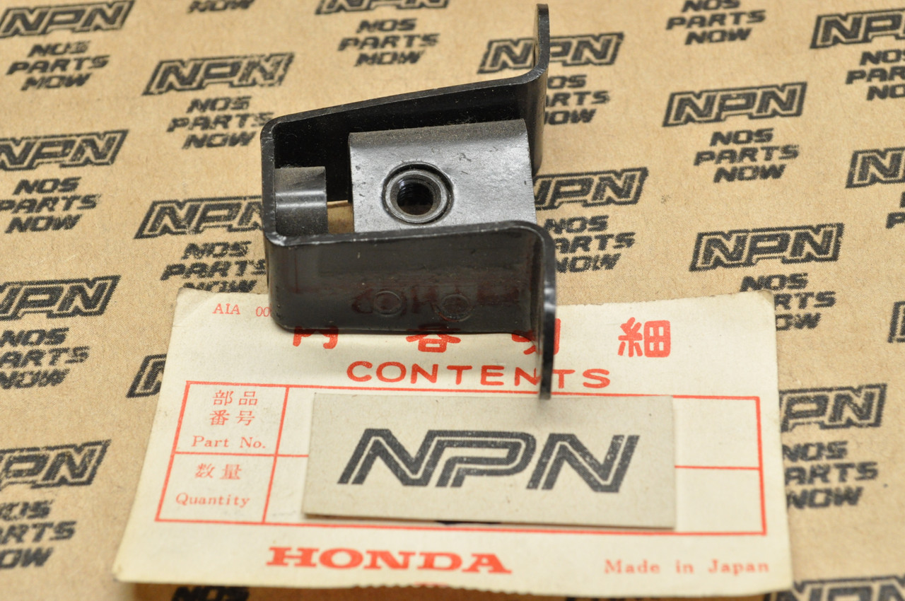NOS Honda GL1000 GL1000LTD Gold Wing Left Shelter Mount Bracket 83126-371-000