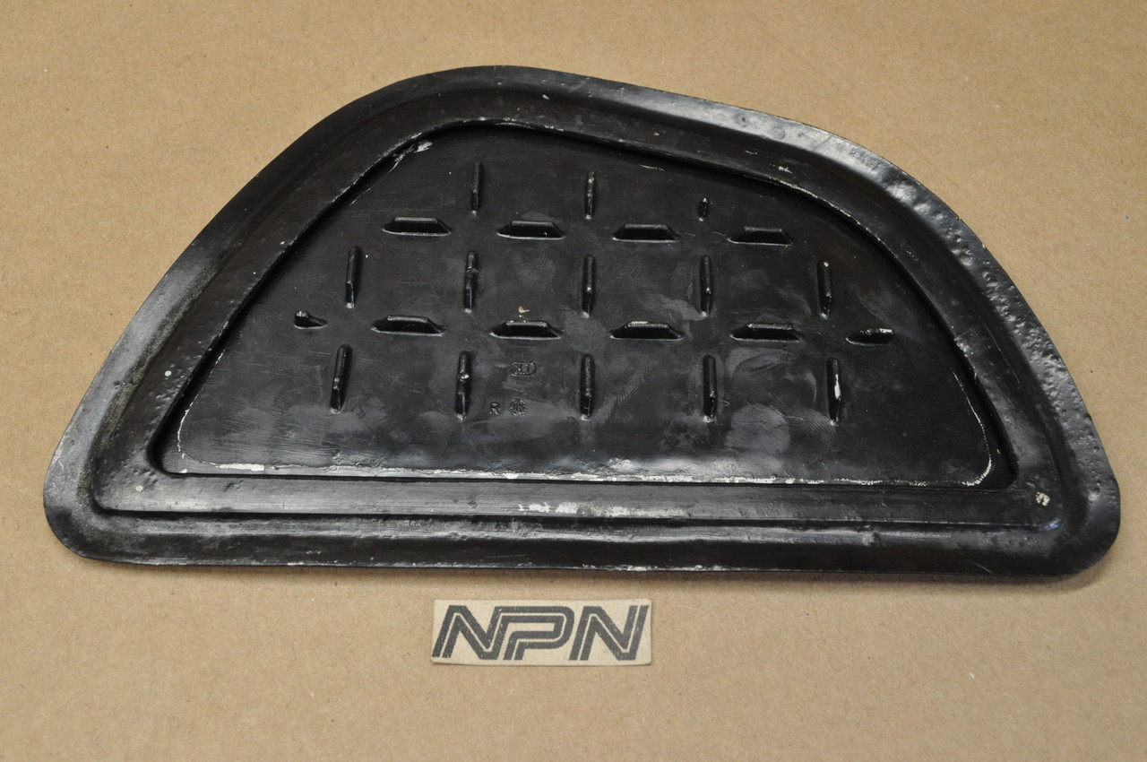 VTG OEM Honda CL175 CA175 CL90 CL125 Right Tank Knee Grip Rubber 17661-223-000
