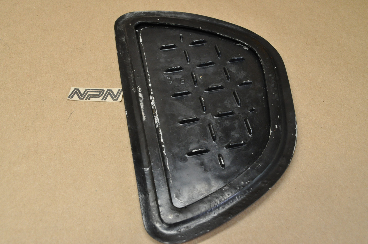 VTG OEM Honda CL175 CA175 CL90 CL125 Right Tank Knee Grip Rubber 17661-223-000