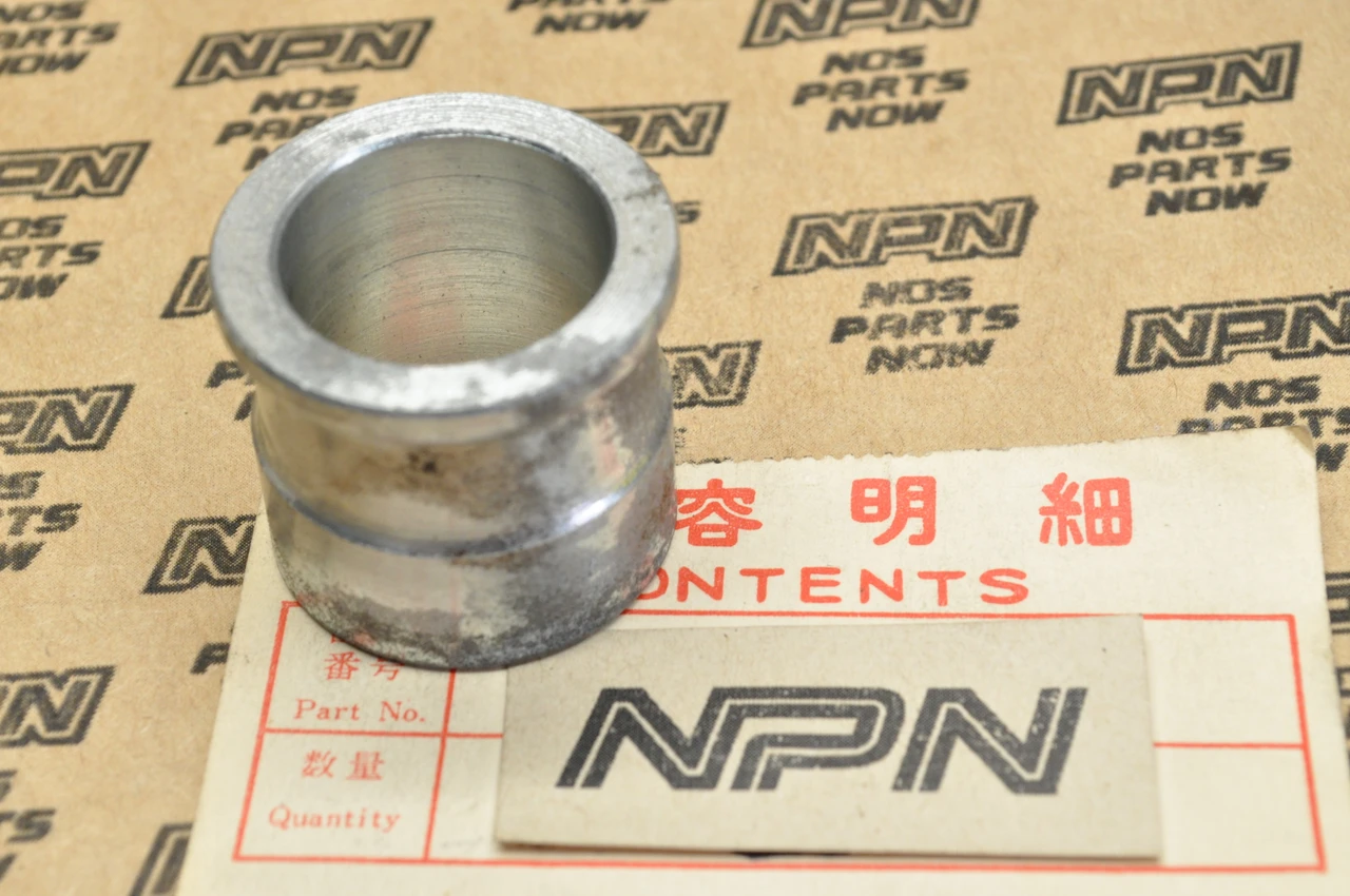 NOS Honda CL72 CB72 Rear Wheel Axle Sleeve Collar 42304-273-010