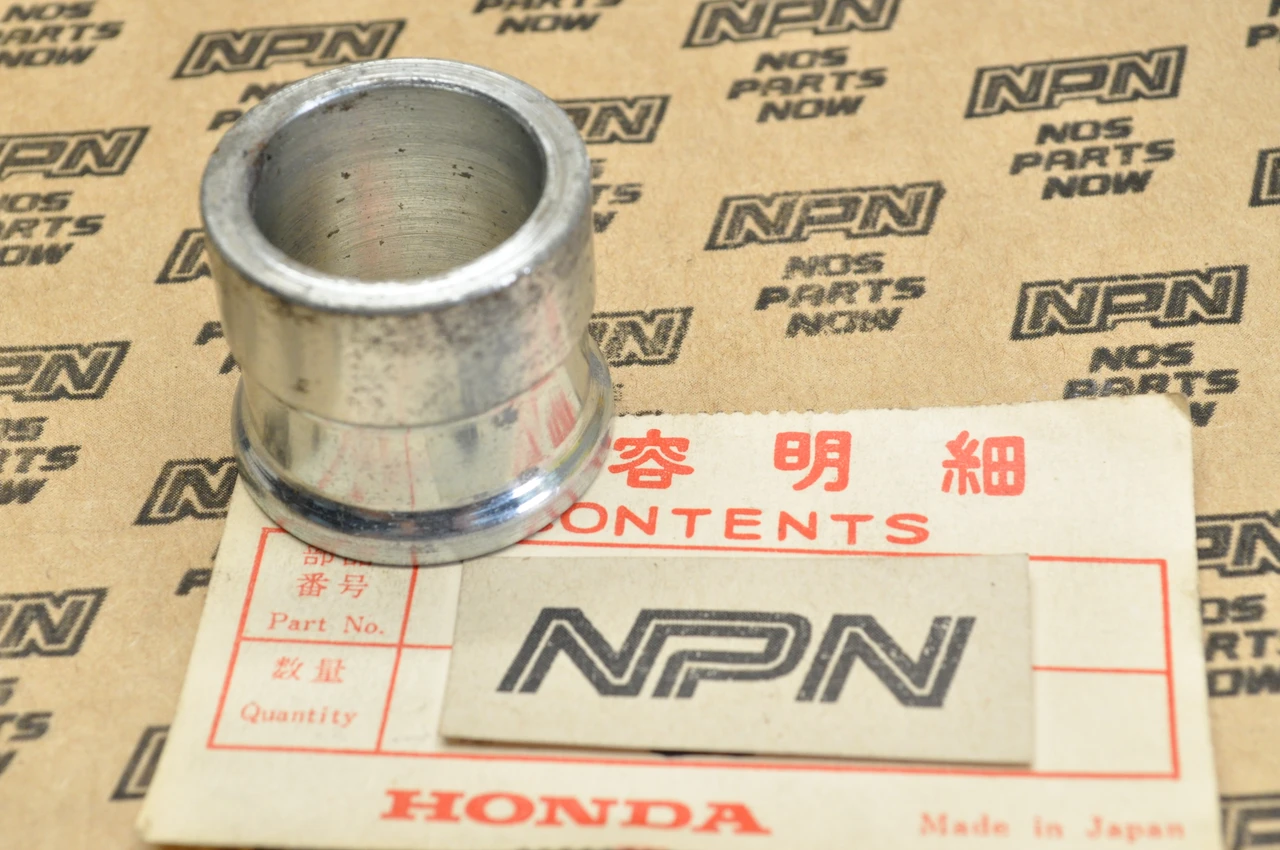 NOS Honda CL72 CB72 Rear Wheel Axle Sleeve Collar 42304-273-010