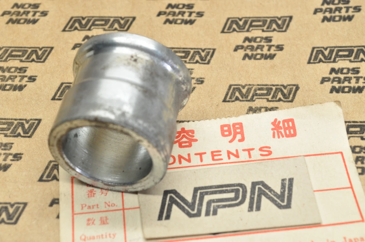 NOS Honda CL72 CB72 Rear Wheel Axle Sleeve Collar 42304-273-010