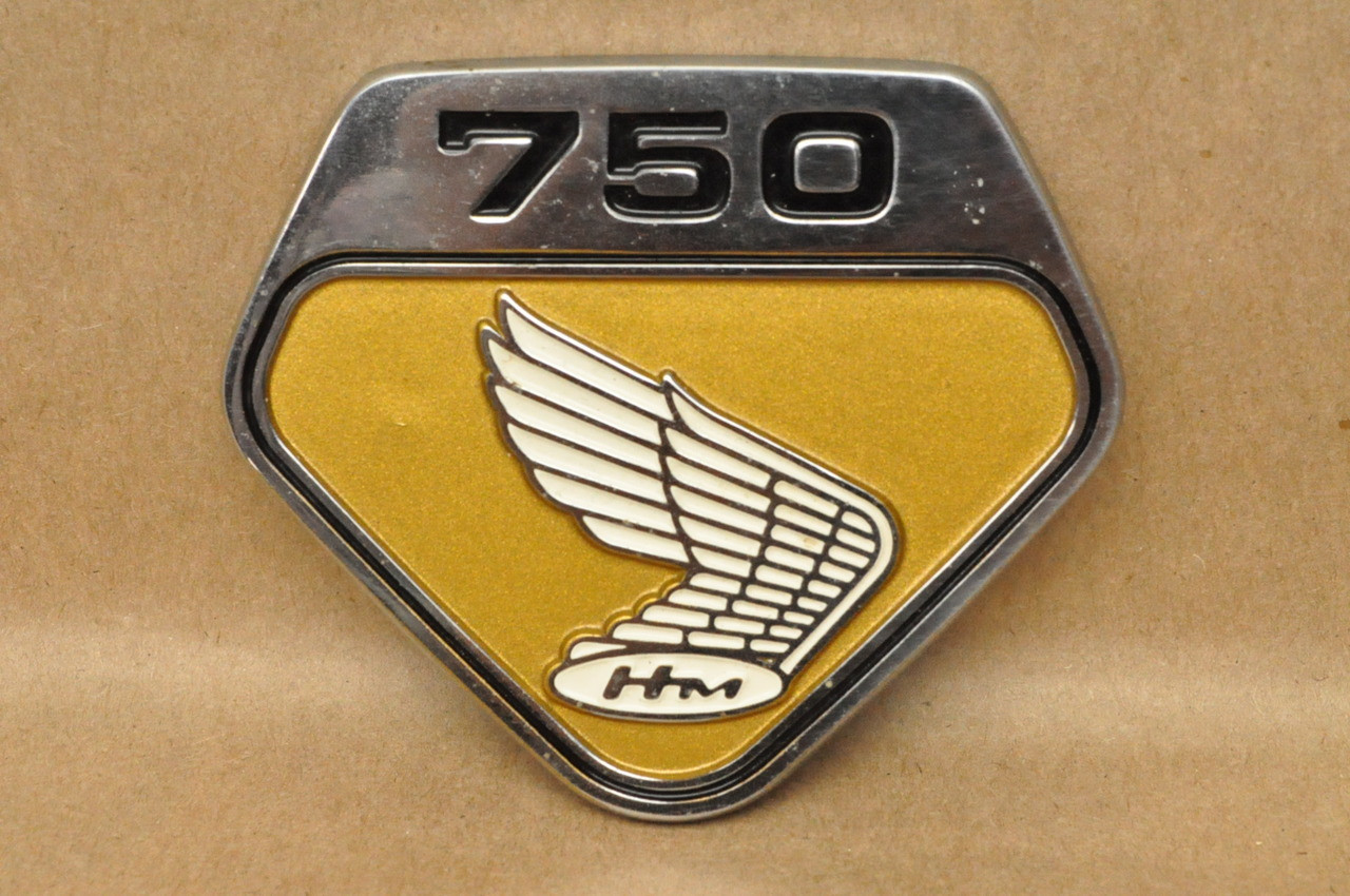NOS Honda CB750 K0 Right Side Cover Emblem Badge 87123-300-020