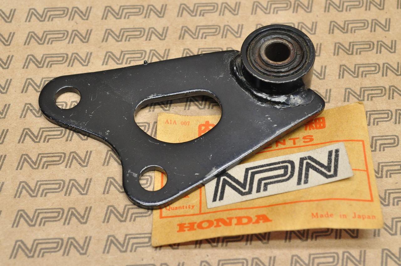 NOS Honda SL350 K1-K2 Upper Right Hanger Motor Mount Bracket 50354-312-020