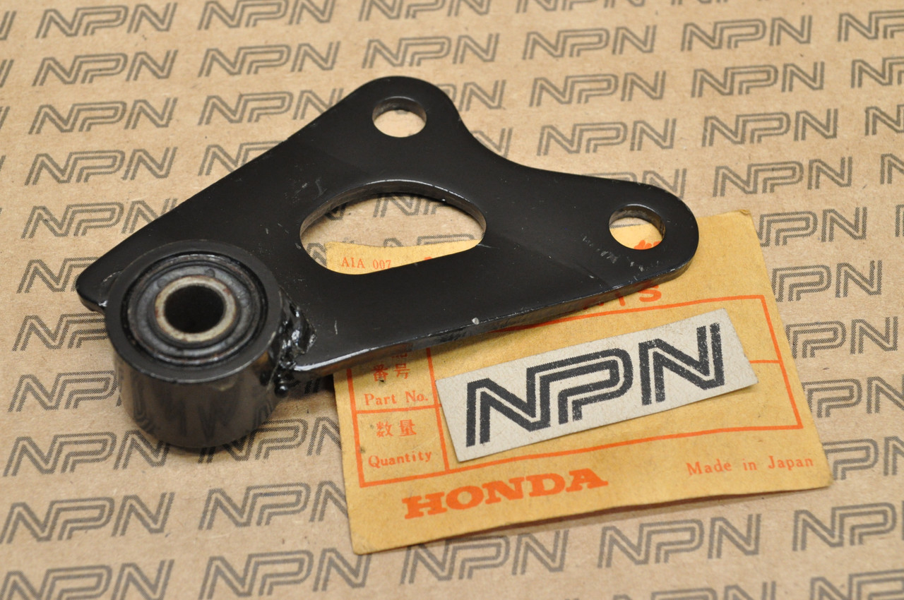 NOS Honda SL350 K1-K2 Upper Right Hanger Motor Mount Bracket 50354-312-020
