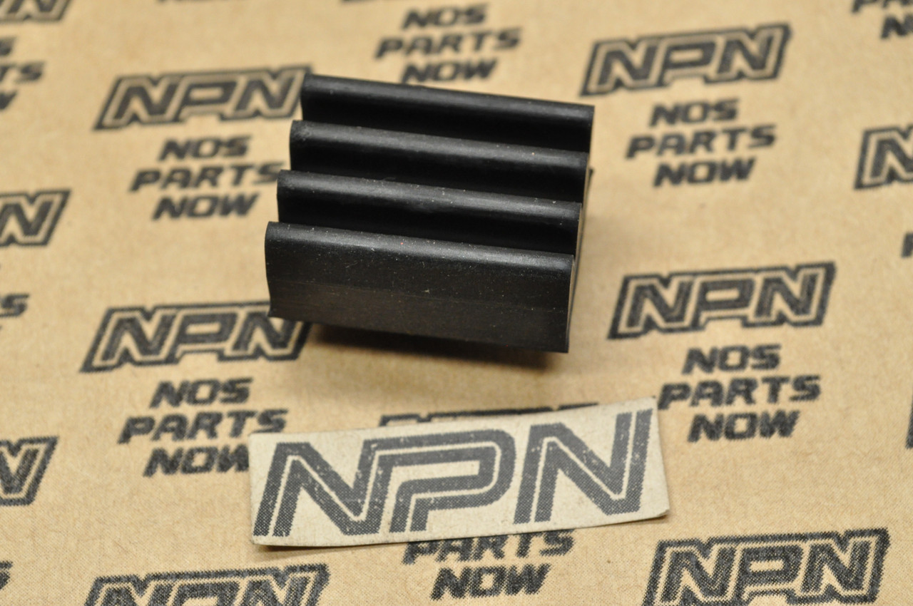 NOS Honda C70 CB450 CB750 CB900 CL360 GL1500 TRX350 Stopper Rubber 95011-61000
