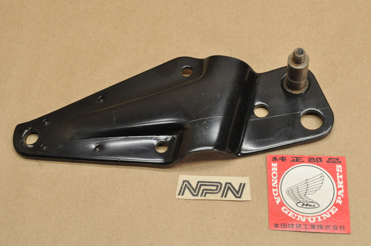 NOS Honda CB350 CB350G CL350 Left Foot Peg Step Pillion Bracket in Black 50721-344-800 B