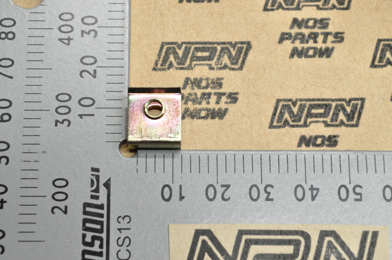 NOS Honda GL1100 GL1200 GL500 GL650 Instrument Panel Nut 66872-671-000